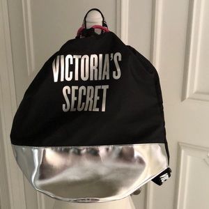 🌸Victoria’s Secret Backpack🌸 Black/Silver